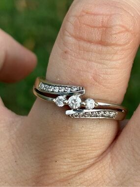 Solid 10k white gold genuine diamond ring